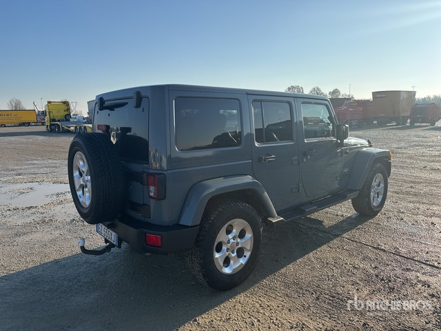 2015 Jeep Wrangler Unlimited Sahara 2.8 CRD 4WD auto 147KW/200CV SUV - 越野车:图3 2015 Jeep Wrangler Unlimited Sahara 2.8 CRD 4WD auto 147KW/200CV SUV - 越野车:图3