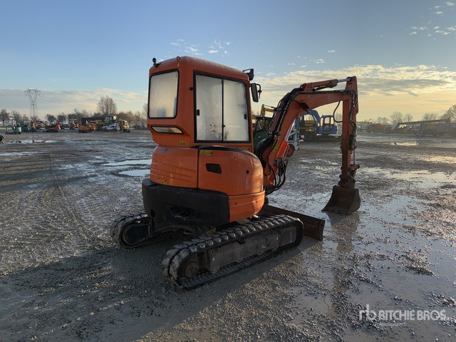 2015 Kubota U35-3A3 Mini Excavator: <6.6t - 小型挖掘机:图3 2015 Kubota U35-3A3 Mini Excavator: <6.6t - 小型挖掘机:图3