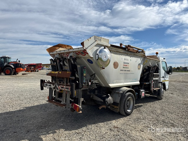 2015 Mitsubishi Fuso Canter 7C15 Van Truck - 垃圾车:图4 2015 Mitsubishi Fuso Canter 7C15 Van Truck - 垃圾车:图4