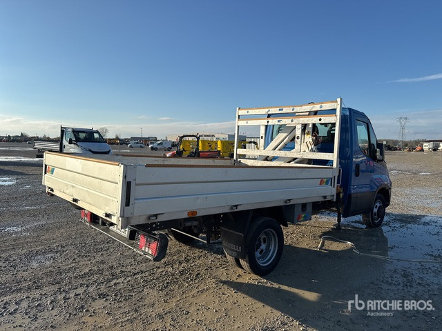 2016 Iveco 35C11 2016 Bonfiglioli P2300 L/2SI on ... Flatbed Truck with Crane - 平板货车:图4 2016 Iveco 35C11 2016 Bonfiglioli P2300 L/2SI on ... Flatbed Truck with Crane - 平板货车:图4