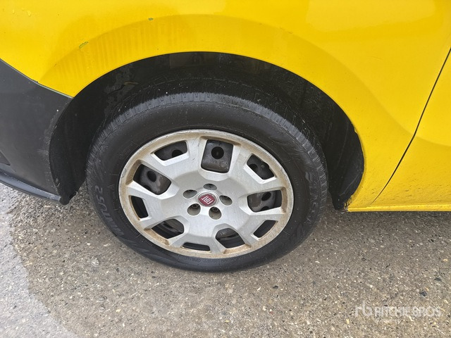 2017 Fiat Doblo Van Truck - 厢式卡车:图5 2017 Fiat Doblo Van Truck - 厢式卡车:图5