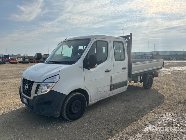 2017 Nissan NV400 Crew Cab Flatbed Truck - 栏板式/ 平板卡车:图1 2017 Nissan NV400 Crew Cab Flatbed Truck - 栏板式/ 平板卡车:图1