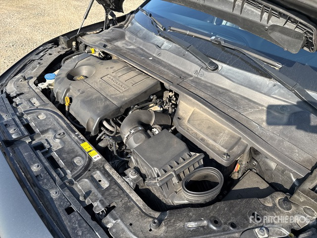2018 Jaguar E Pace 2.0D I4 R-DYNAMIC SE 4WD 240CV SUV - 越野车:图5 2018 Jaguar E Pace 2.0D I4 R-DYNAMIC SE 4WD 240CV SUV - 越野车:图5