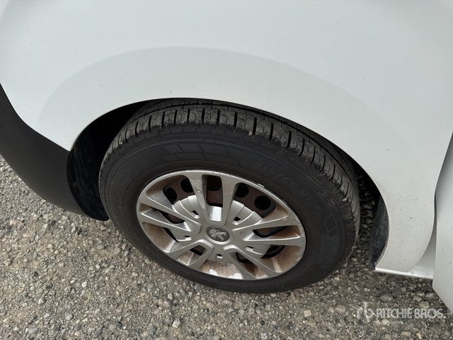2018 Peugeot Expert Autocarro furgonato - 紧凑型面包车:图5 2018 Peugeot Expert Autocarro furgonato - 紧凑型面包车:图5