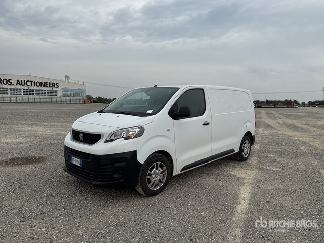 2018 Peugeot Expert Autocarro furgonato - 紧凑型面包车:图1 2018 Peugeot Expert Autocarro furgonato - 紧凑型面包车:图1