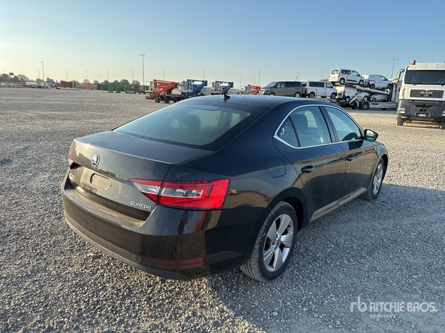 2018 Skoda Superb Autovettura - 汽车:图4 2018 Skoda Superb Autovettura - 汽车:图4