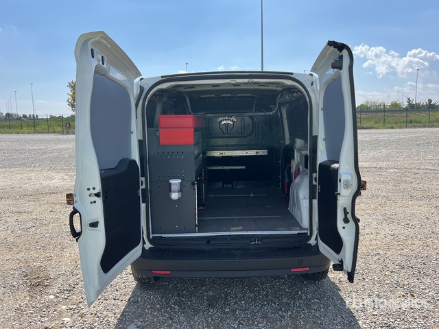 2020 Fiat Doblo CARGO MAXI 1.6 MJET 120CV LOUNGE Van Truck - 紧凑型面包车:图4 2020 Fiat Doblo CARGO MAXI 1.6 MJET 120CV LOUNGE Van Truck - 紧凑型面包车:图4