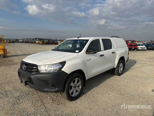2020 Toyota Hilux Crew Cab Pickup - 皮卡车:图1 2020 Toyota Hilux Crew Cab Pickup - 皮卡车:图1