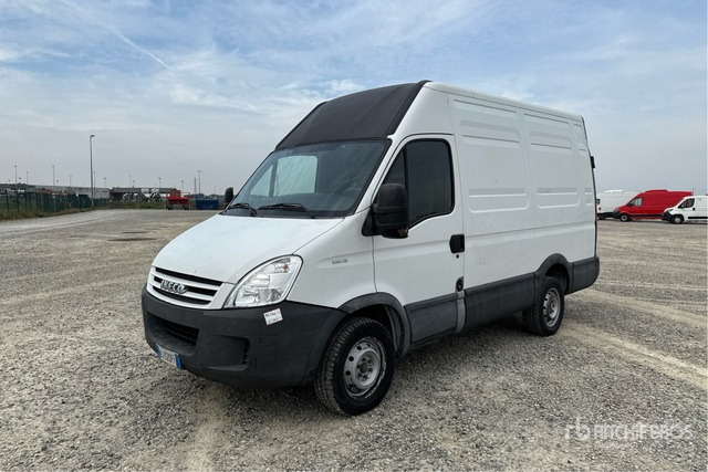 Iveco Daily 29L12 Autocarro furgonato - 无侧窗厢式货车:图3 Iveco Daily 29L12 Autocarro furgonato - 无侧窗厢式货车:图3