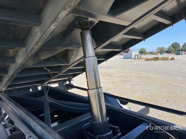 Iveco Eurocargo 140E18 Autocarro ribaltabile - 翻斗车:图4 Iveco Eurocargo 140E18 Autocarro ribaltabile - 翻斗车:图4
