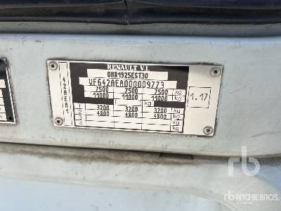 RENAULT MIDLUM 180.75 4x2 - 侧帘卡车:图5 RENAULT MIDLUM 180.75 4x2 - 侧帘卡车:图5