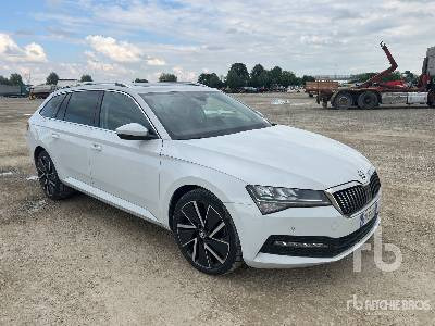 SKODA SUPERB WAGON 2.0 TDI EVO 150CV EXECUTIVE - 汽车:图4 SKODA SUPERB WAGON 2.0 TDI EVO 150CV EXECUTIVE - 汽车:图4