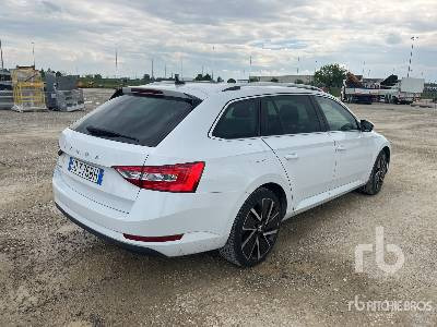 SKODA SUPERB WAGON 2.0 TDI EVO 150CV EXECUTIVE - 汽车:图3 SKODA SUPERB WAGON 2.0 TDI EVO 150CV EXECUTIVE - 汽车:图3
