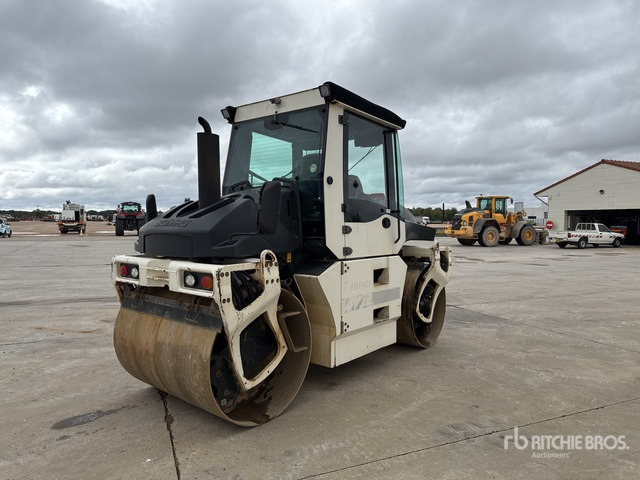 2011 Bomag BW154AP-AM Compacteur Vibrant Tandem Double Drum Roller - 压路机:图3 2011 Bomag BW154AP-AM Compacteur Vibrant Tandem Double Drum Roller - 压路机:图3
