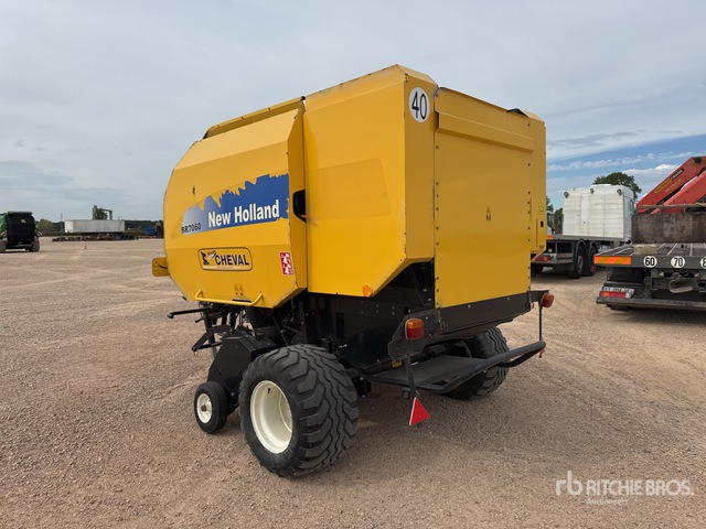 2011 New Holland BR7060 Presse A Balles Rondes Round Baler - 圆形打包机:图3 2011 New Holland BR7060 Presse A Balles Rondes Round Baler - 圆形打包机:图3