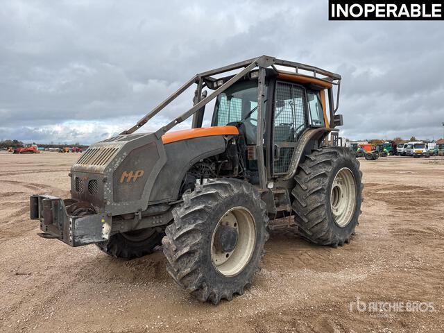 2011 Valtra T161H Tracteur Agricole (Inoperable) 4WD Tractor - 拖拉机:图1 2011 Valtra T161H Tracteur Agricole (Inoperable) 4WD Tractor - 拖拉机:图1