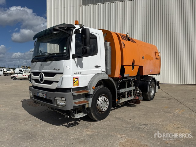 2012 Mercedes-Benz AXOR 1829 Eurovoirie on Balayeuse Sweeper Truck - 道路清扫机:图1 2012 Mercedes-Benz AXOR 1829 Eurovoirie on Balayeuse Sweeper Truck - 道路清扫机:图1