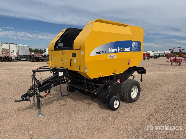 2013 New Holland BR7060 Presse A Balles Rondes Round Baler - 圆形打包机:图2 2013 New Holland BR7060 Presse A Balles Rondes Round Baler - 圆形打包机:图2