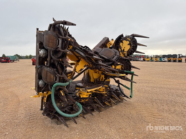 2014 New Holland 750SFIE Bec A Mais 10 Rangs 10 Row Corn Forage Harvester Header - 玉米收割装置:图1 2014 New Holland 750SFIE Bec A Mais 10 Rangs 10 Row Corn Forage Harvester Header - 玉米收割装置:图1