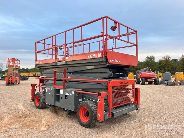 2018 Skyjack SJ9250 RT 4x4 Nacelle Ciseaux Scissor Lift - 剪式升降机:图3 2018 Skyjack SJ9250 RT 4x4 Nacelle Ciseaux Scissor Lift - 剪式升降机:图3