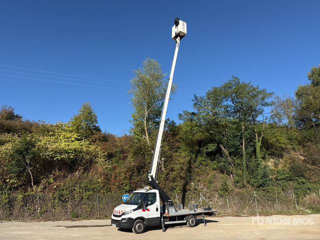2019 Iveco Daily 2018 Klubb KT48 16 m on 4x2 Cam ... Bucket Truck - 车载空中平台:图3 2019 Iveco Daily 2018 Klubb KT48 16 m on 4x2 Cam ... Bucket Truck - 车载空中平台:图3
