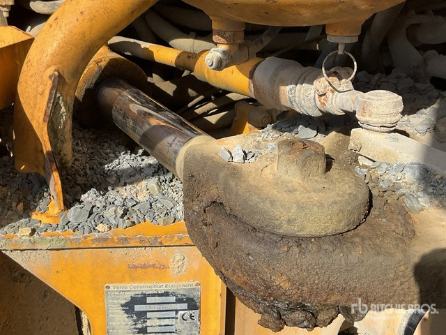 铰接式自卸车 2005 Volvo A30D 6x6 Articulated Dump Truck:图6 铰接式自卸车 2005 Volvo A30D 6x6 Articulated Dump Truck:图6