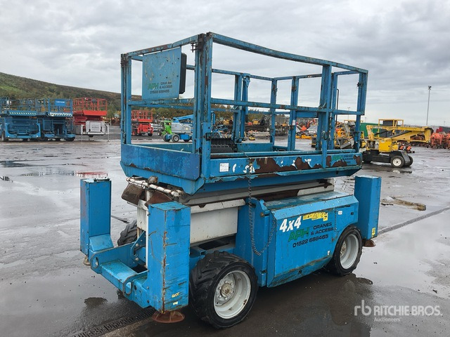2008 Genie GS3268 4x4 Diesel Scissor Lift - 剪式升降机:图4 2008 Genie GS3268 4x4 Diesel Scissor Lift - 剪式升降机:图4