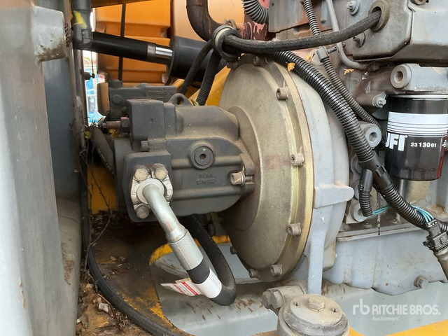 2008 Haulotte UHA20 4WD Diesel Articulating Boom Lift - 铰接臂:图2 2008 Haulotte UHA20 4WD Diesel Articulating Boom Lift - 铰接臂:图2