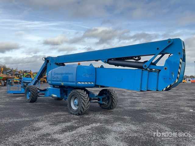 2010 Genie Z135/70 4WD Diesel Articulating Boom Lift - 铰接臂:图4 2010 Genie Z135/70 4WD Diesel Articulating Boom Lift - 铰接臂:图4