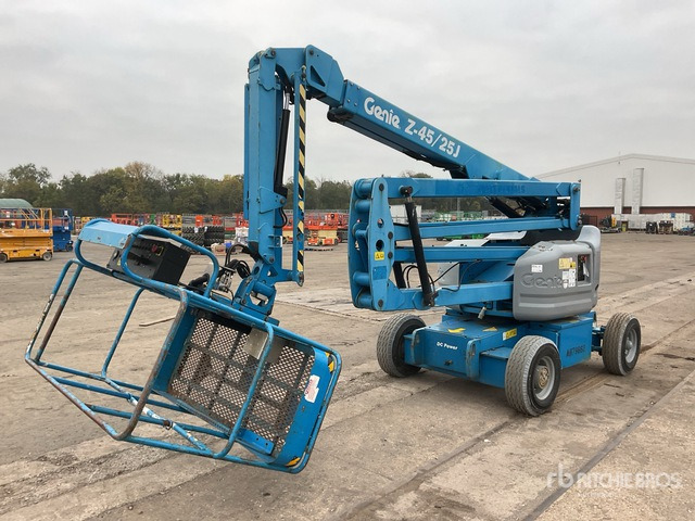 2015 Genie Z45/25J 2015 Genie Z45/25 Articulating Boom Lift Articulating Boom Lift - 铰接臂:图2 2015 Genie Z45/25J 2015 Genie Z45/25 Articulating Boom Lift Articulating Boom Lift - 铰接臂:图2