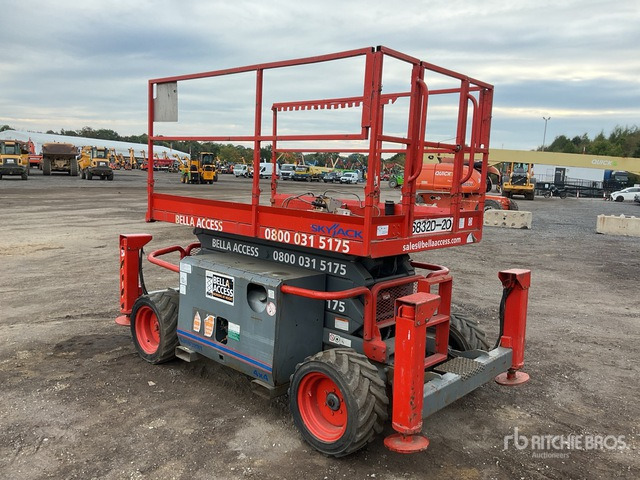 2017 Skyjack SJ6832 RT 2017 Skyjack SJ6832 Scissor Lift Scissor Lift - 剪式升降机:图3 2017 Skyjack SJ6832 RT 2017 Skyjack SJ6832 Scissor Lift Scissor Lift - 剪式升降机:图3