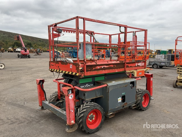 2017 Skyjack SJ6832RT 2017 Skyjack SJ6832 RT Scissor Lift Scissor Lift - 剪式升降机:图2 2017 Skyjack SJ6832RT 2017 Skyjack SJ6832 RT Scissor Lift Scissor Lift - 剪式升降机:图2