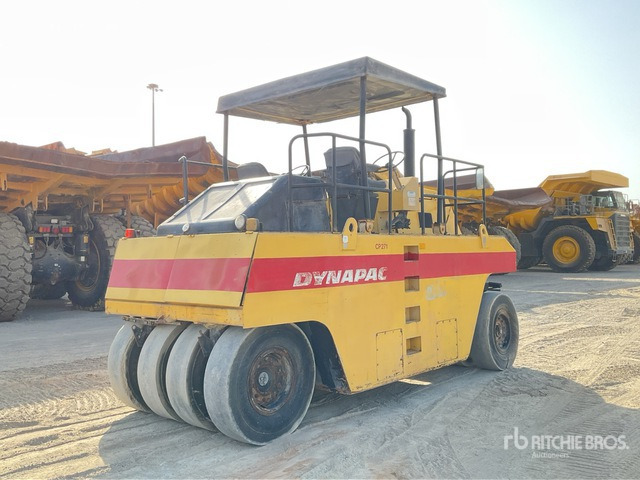2002 Dynapac CP 271 9 Wheel Pneumatic Roller - 气动碾压机:图3 2002 Dynapac CP 271 9 Wheel Pneumatic Roller - 气动碾压机:图3