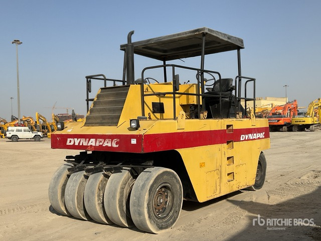 2002 Dynapac CP 271 9 Wheel Pneumatic Roller - 气动碾压机:图2 2002 Dynapac CP 271 9 Wheel Pneumatic Roller - 气动碾压机:图2