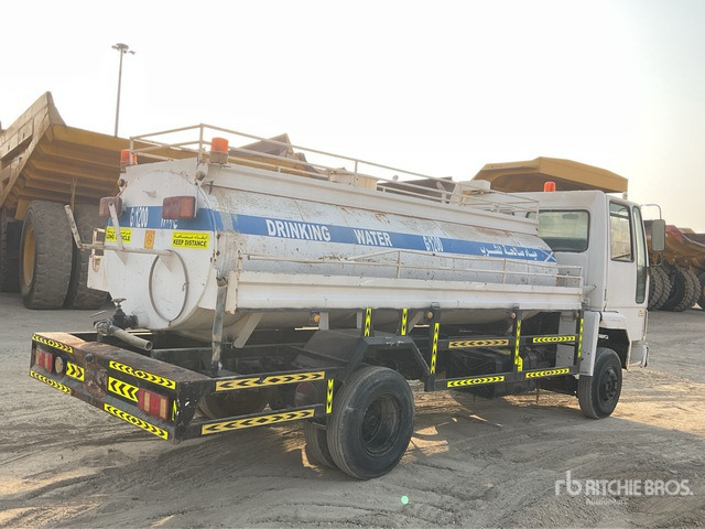 2002 Iveco Cargo 712 5000 L 4x2 Water Truck - 罐车:图5 2002 Iveco Cargo 712 5000 L 4x2 Water Truck - 罐车:图5