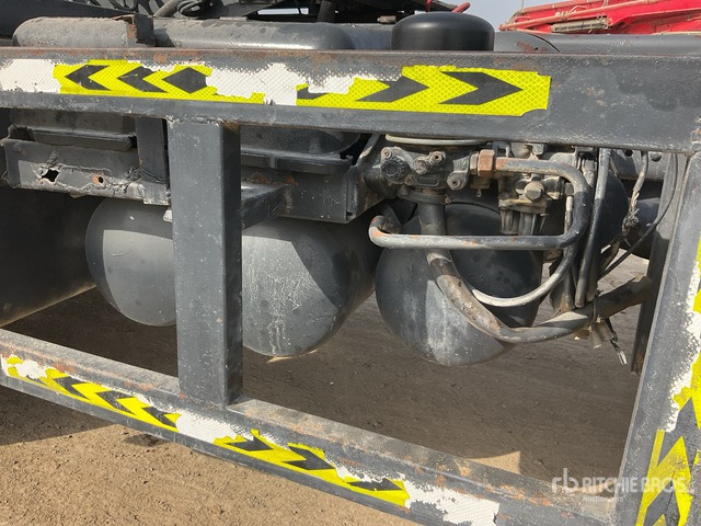 2002 Mercedes-Benz Actros 3348 6x4 T/A Sleeper Truck Tractor - 牵引车:图5 2002 Mercedes-Benz Actros 3348 6x4 T/A Sleeper Truck Tractor - 牵引车:图5