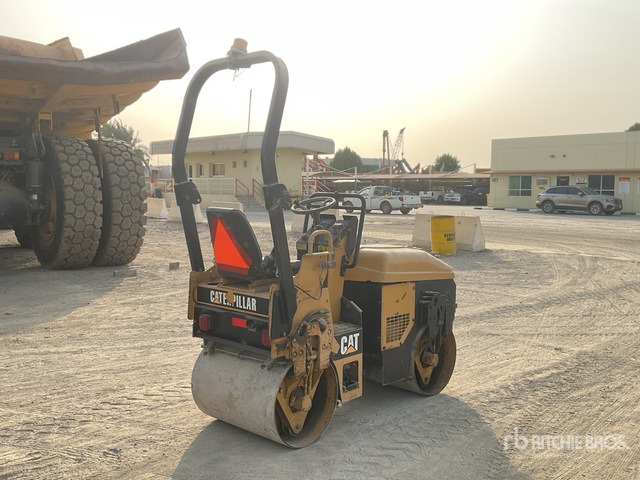 2006 Cat CB114 - 碾压机:图3 2006 Cat CB114 - 碾压机:图3