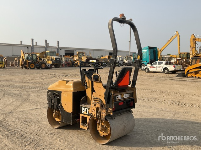 2006 Cat CB114 - 碾压机:图4 2006 Cat CB114 - 碾压机:图4