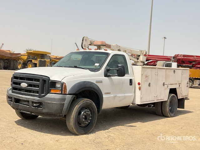 2006 Ford F550XL SUPER DUTY 4x2 Service Truck - 市政/ 专用车辆:图2 2006 Ford F550XL SUPER DUTY 4x2 Service Truck - 市政/ 专用车辆:图2