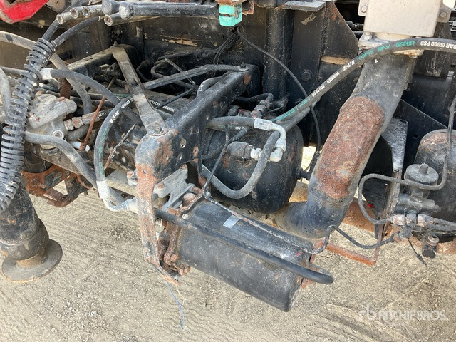 2006 Nissan MK210 2006 HMF 683K1 Knuckle Boom on 4x2 Flatbed Truck with Crane - 栏板式/ 平板卡车, 起重车:图4 2006 Nissan MK210 2006 HMF 683K1 Knuckle Boom on 4x2 Flatbed Truck with Crane - 栏板式/ 平板卡车, 起重车:图4