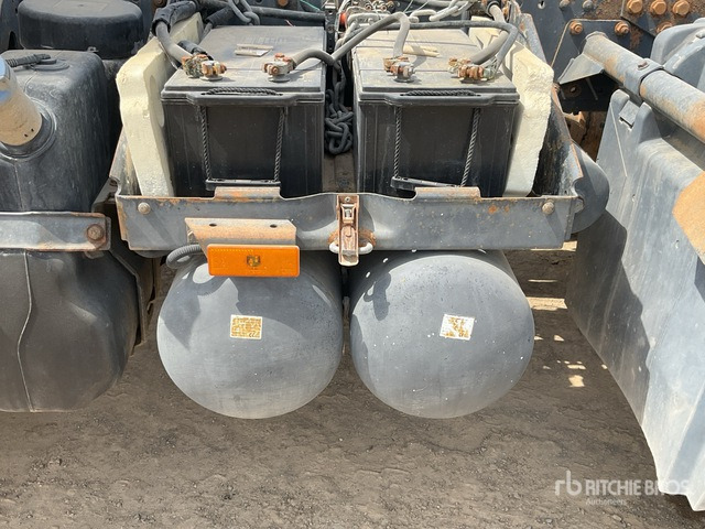 2007 Mercedes-Benz Actros 3348 6x4 T/A Sleeper Truck Tractor - 牵引车:图5 2007 Mercedes-Benz Actros 3348 6x4 T/A Sleeper Truck Tractor - 牵引车:图5