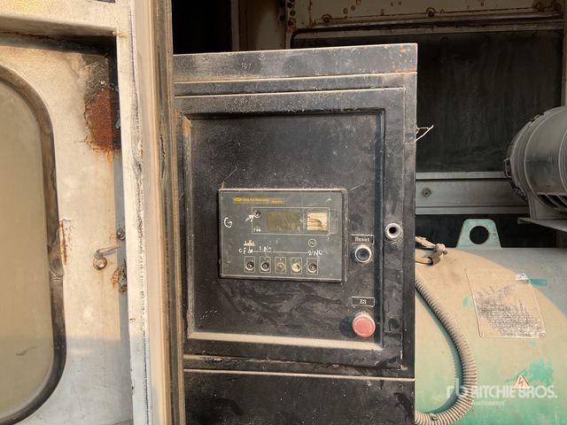 2007 Sakr DGS0500CUM 500 kVA Skid-Mounted Generator Set - 发电机组:图4 2007 Sakr DGS0500CUM 500 kVA Skid-Mounted Generator Set - 发电机组:图4