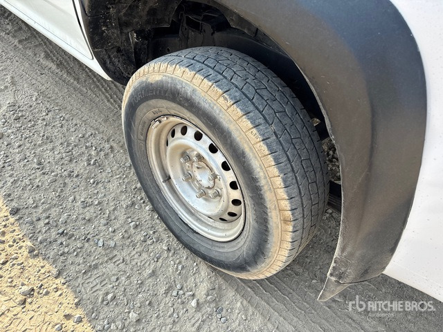 2008 Isuzu D-Max 4x2 Crew Cab Pickup - 皮卡车:图5 2008 Isuzu D-Max 4x2 Crew Cab Pickup - 皮卡车:图5