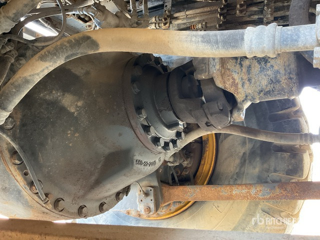 2010 Komatsu HD465-7R 45000 L Fuel Tanker Truck - 未铰接自卸车/ 运石车:图5 2010 Komatsu HD465-7R 45000 L Fuel Tanker Truck - 未铰接自卸车/ 运石车:图5