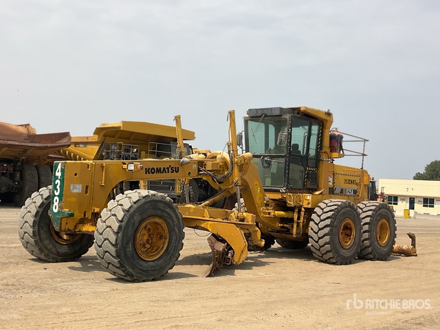 2011 Komatsu GD825A-2 - 平路机:图2 2011 Komatsu GD825A-2 - 平路机:图2
