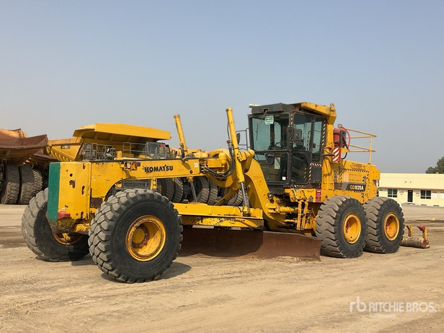 2011 Komatsu GD825A-2 - 平路机:图2 2011 Komatsu GD825A-2 - 平路机:图2