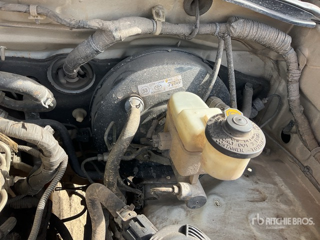 2011 Toyota Hilux 4x4 Crew Cab Pickup - 皮卡车:图4 2011 Toyota Hilux 4x4 Crew Cab Pickup - 皮卡车:图4