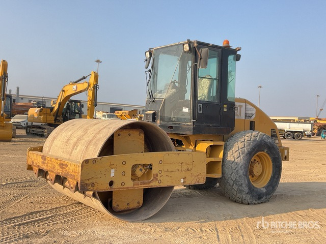 2012 Cat CS-533E Smooth Drum Compactor - 压实机:图1 2012 Cat CS-533E Smooth Drum Compactor - 压实机:图1