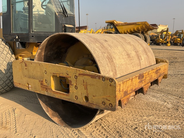 2012 Cat CS-533E Smooth Drum Compactor - 压实机:图4 2012 Cat CS-533E Smooth Drum Compactor - 压实机:图4