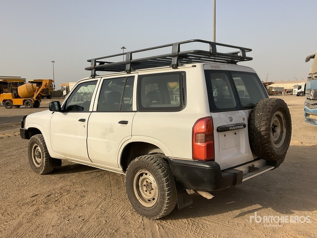 2013 Nissan Patrol GL 4x4 SUV - 越野车:图2 2013 Nissan Patrol GL 4x4 SUV - 越野车:图2